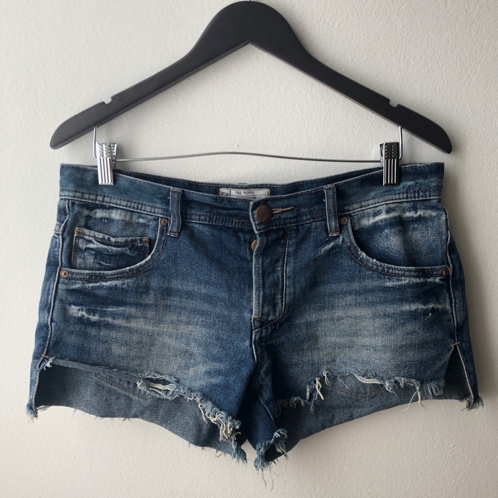FREE PEOPLE DEMIN SHORTS W 27